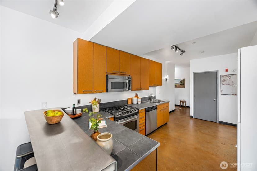 Property photo for 1414 12th Avenue #203, Seattle photo 8