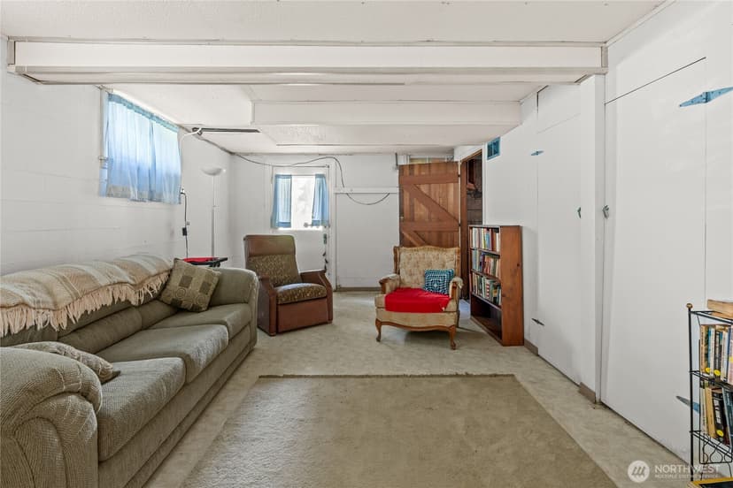 Property photo for 1706 S Sunset Drive, Tacoma photo 33