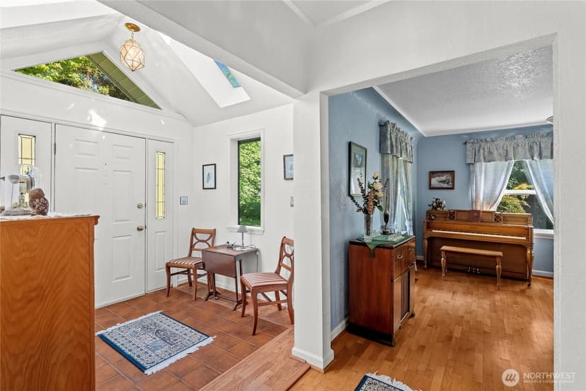 Property photo for 1706 S Sunset Drive, Tacoma photo 14