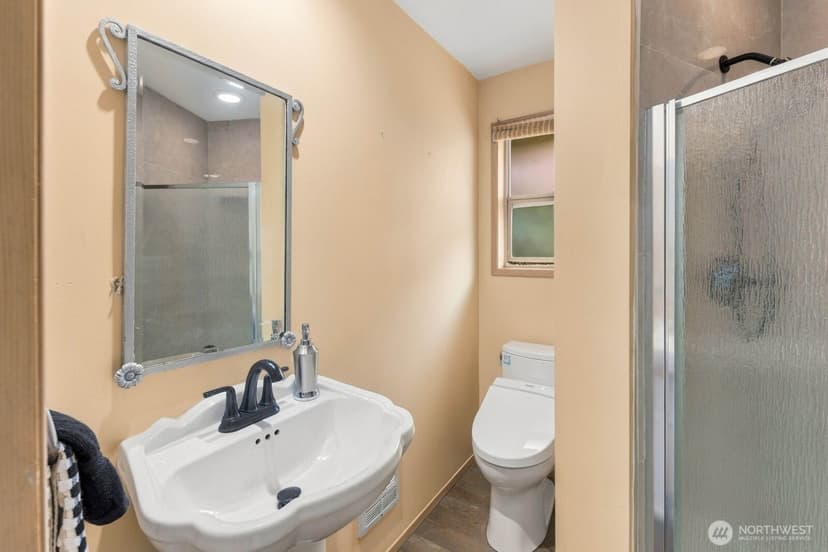 Property photo for 6922 N Meadowdale Road, Edmonds photo 17