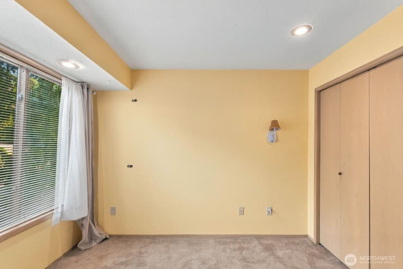 Property photo for 6922 N Meadowdale Road, Edmonds photo 15