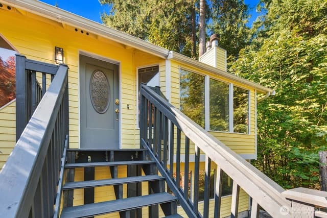 Property photo for 6922 N Meadowdale Road, Edmonds photo 4