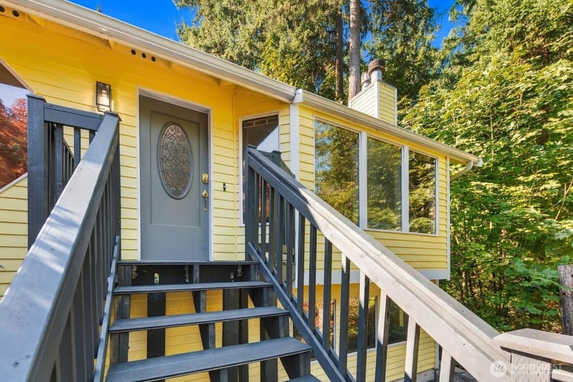 Property photo for 6922 N Meadowdale Road, Edmonds photo 4