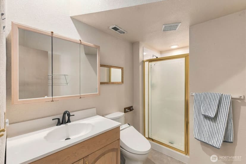 Property photo for 6922 N Meadowdale Road, Edmonds photo 21