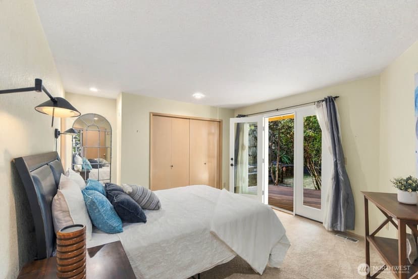 Property photo for 6922 N Meadowdale Road, Edmonds photo 12