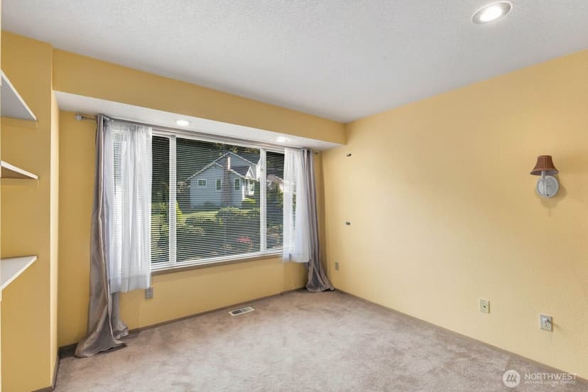 Property photo for 6922 N Meadowdale Road, Edmonds photo 16
