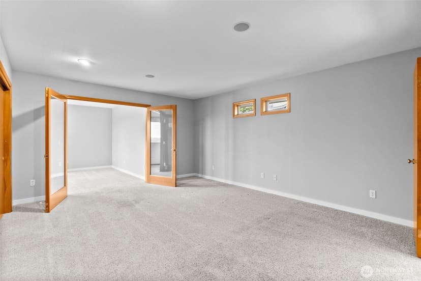 Property photo for 2025 5th Street SE, Puyallup photo 16