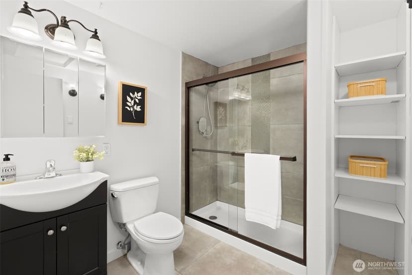 Property photo for 7020 S 120th Place, Seattle photo 22