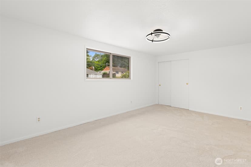 Property photo for 7020 S 120th Place, Seattle photo 21