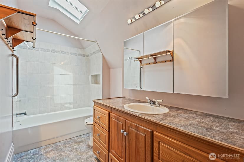Property photo for 2902 S Jackson Street, Seattle photo 12