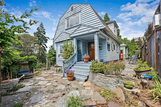 Property photo for 2902 S Jackson Street, Seattle photo 2