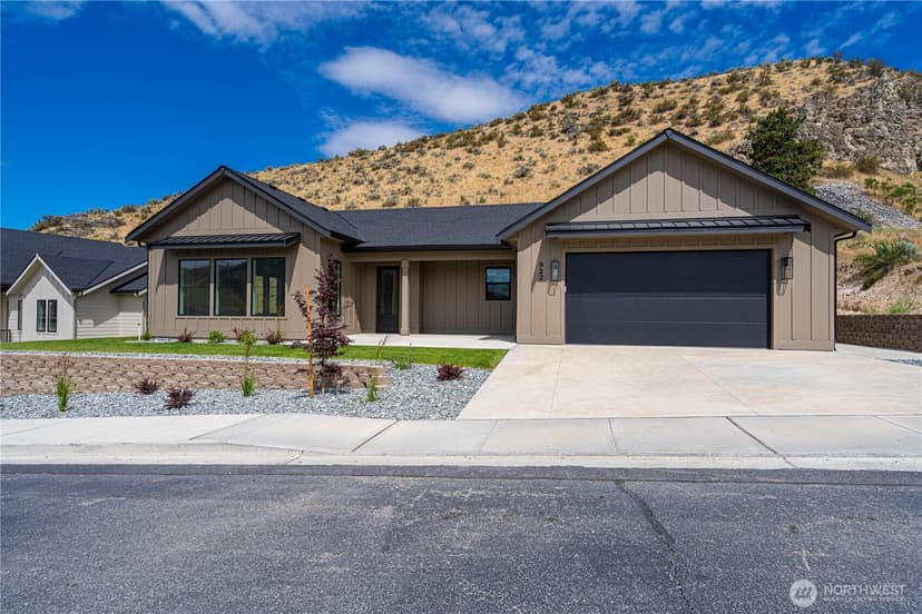 Property photo for 922 Long Drive, Chelan photo 2