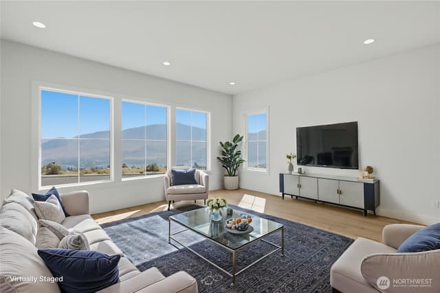 Property photo for 922 Long Drive, Chelan photo 4