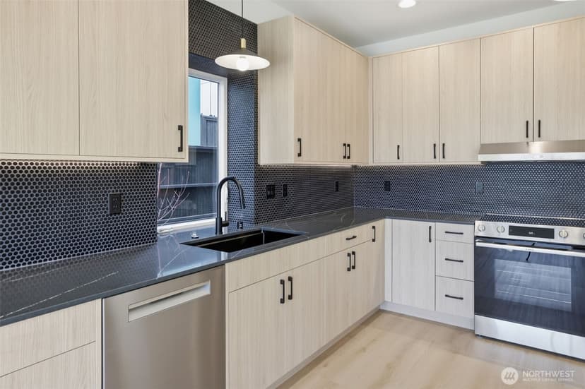 Property photo for 4517 35th Avenue S #E, Seattle photo 7