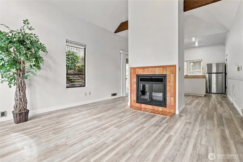 Property photo for 9810 116th Place NE, Kirkland photo 4