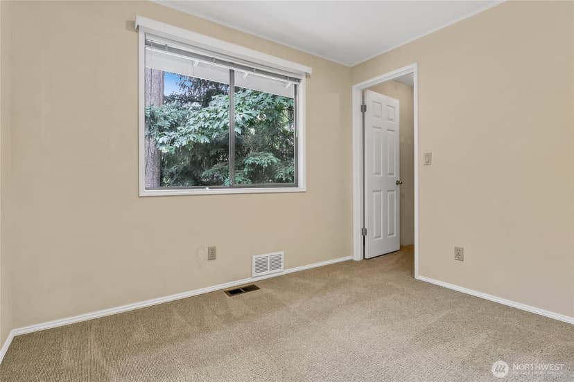 Property photo for 9810 116th Place NE, Kirkland photo 10