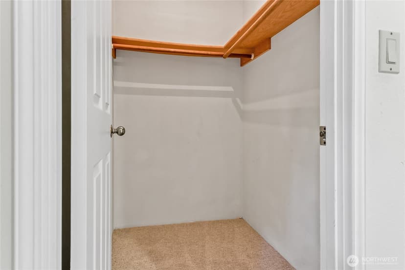 Property photo for 9810 116th Place NE, Kirkland photo 11