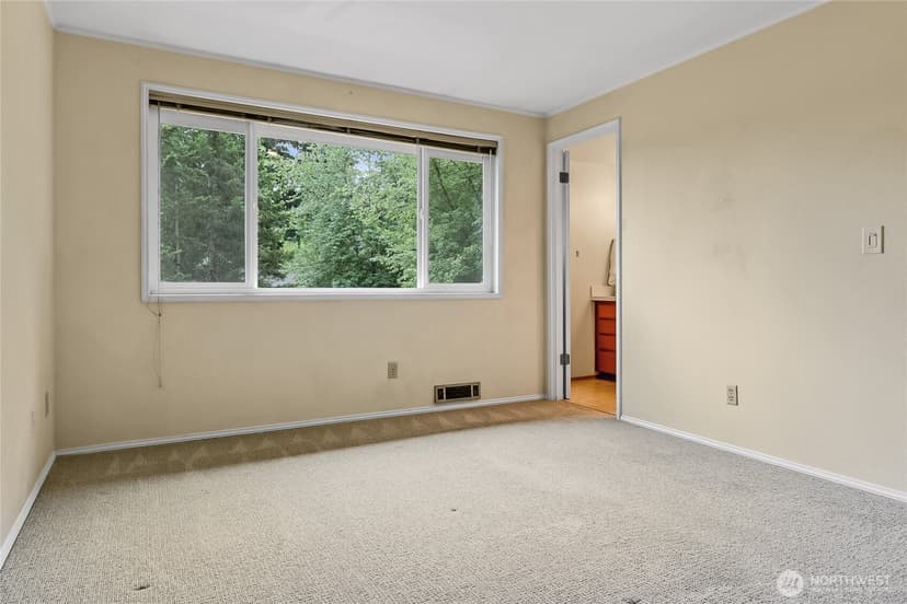 Property photo for 9810 116th Place NE, Kirkland photo 13