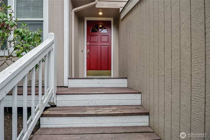 Property photo for 9810 116th Place NE, Kirkland photo 3