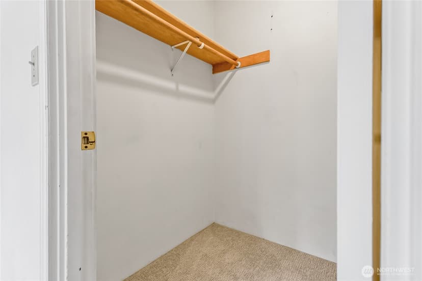 Property photo for 9810 116th Place NE, Kirkland photo 15