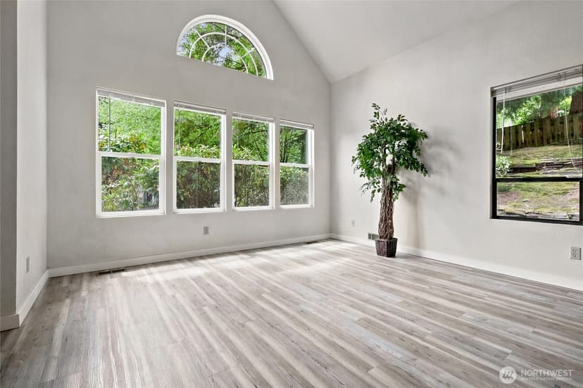 Property photo for 9810 116th Place NE, Kirkland photo 5