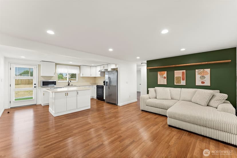 Property photo for 5103 Filbert Lane SW, Lakewood photo 4