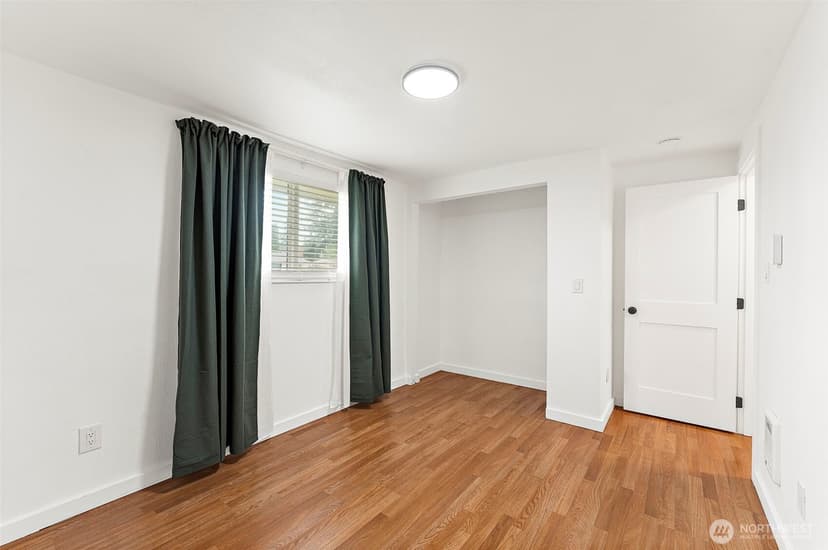 Property photo for 5103 Filbert Lane SW, Lakewood photo 21