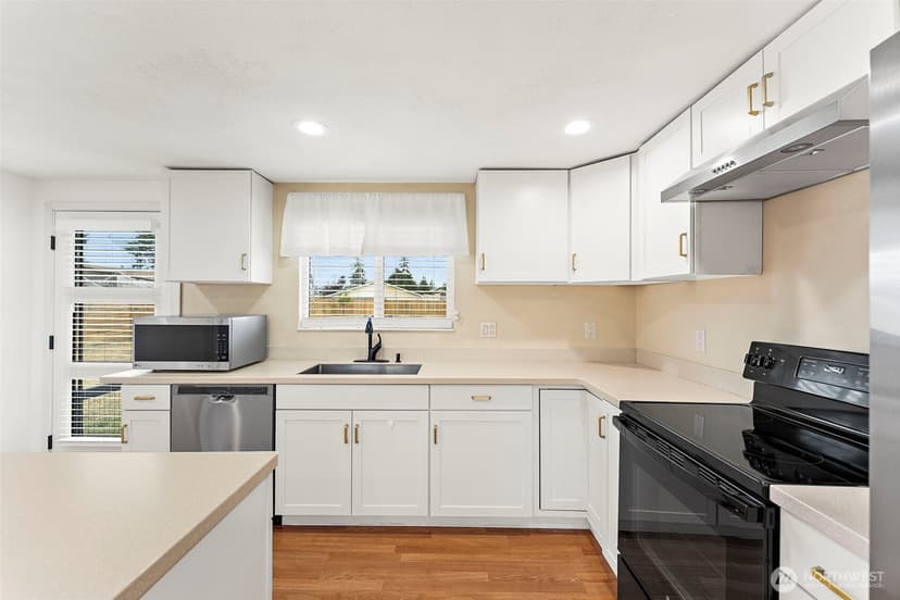 Property photo for 5103 Filbert Lane SW, Lakewood photo 14