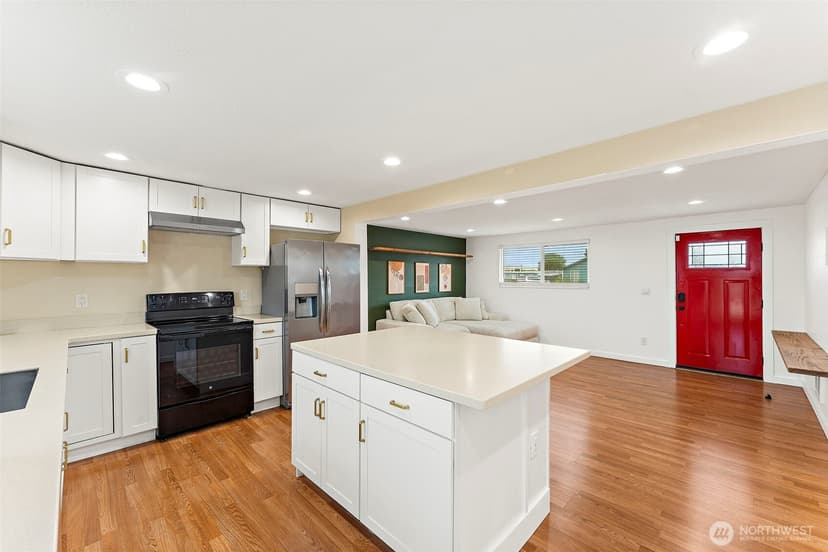 Property photo for 5103 Filbert Lane SW, Lakewood photo 12