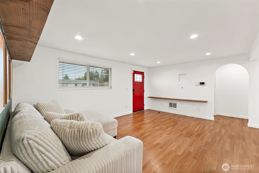 Property photo for 5103 Filbert Lane SW, Lakewood photo 7