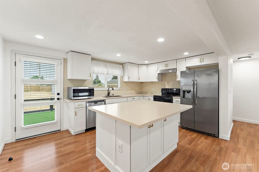 Property photo for 5103 Filbert Lane SW, Lakewood photo 10