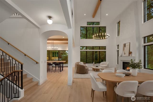 Property photo for 10030 NE 27th Street, Bellevue photo 3