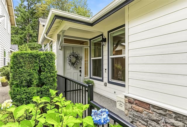 Property photo for 12018 Big Leaf Way NE, Redmond photo 2