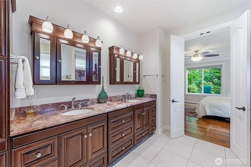 Property photo for 12018 Big Leaf Way NE, Redmond photo 27