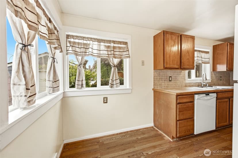 Property photo for 1014 3rd Ave NW, Puyallup photo 10