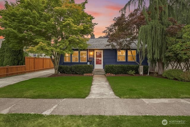 Property photo for 1014 3rd Ave NW, Puyallup