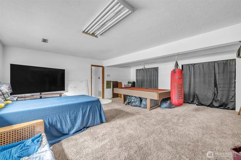Property photo for 302 N 188th Street, Shoreline photo 20