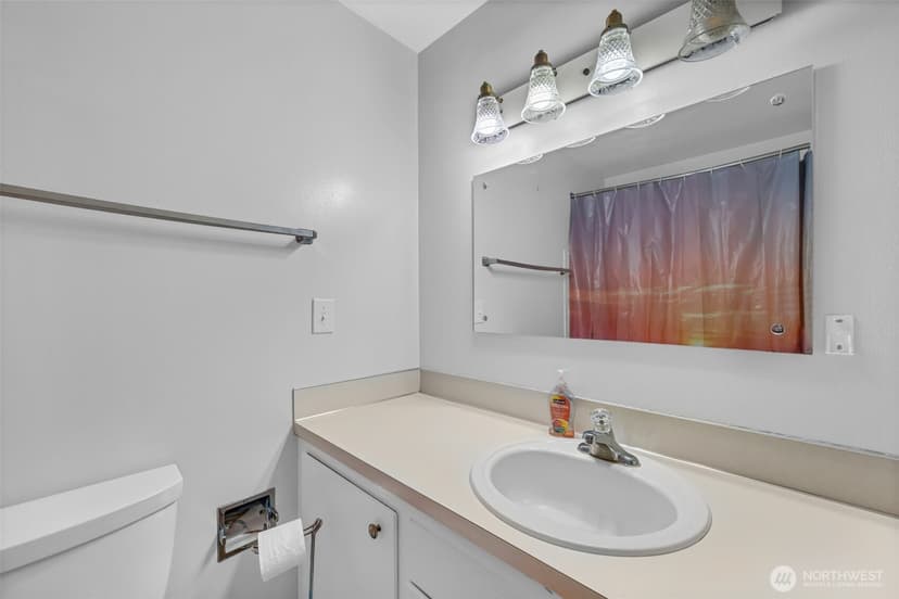 Property photo for 302 N 188th Street, Shoreline photo 23