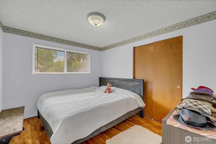 Property photo for 302 N 188th Street, Shoreline photo 27