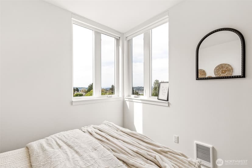 Property photo for 5819 Phinney Avenue N #505, Seattle photo 11