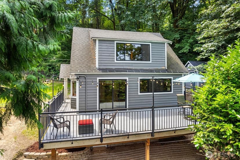 Property photo for 8233 NE 169th Street, Kenmore photo 2