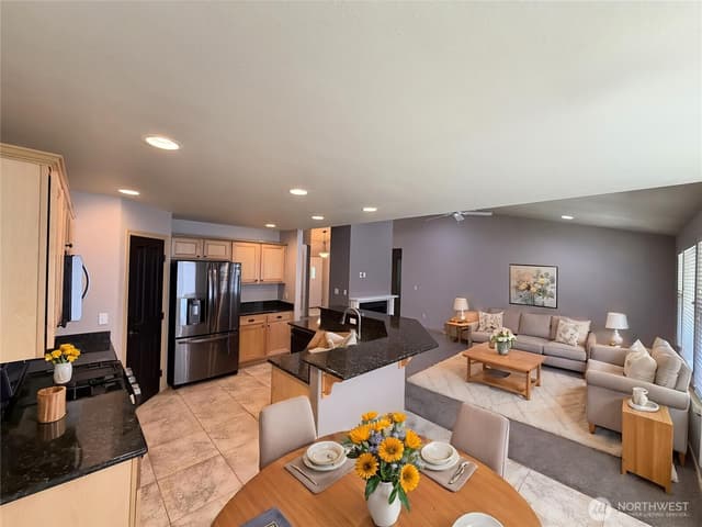 Property photo for 8428 Veterans Drive SW, Lakewood photo 3