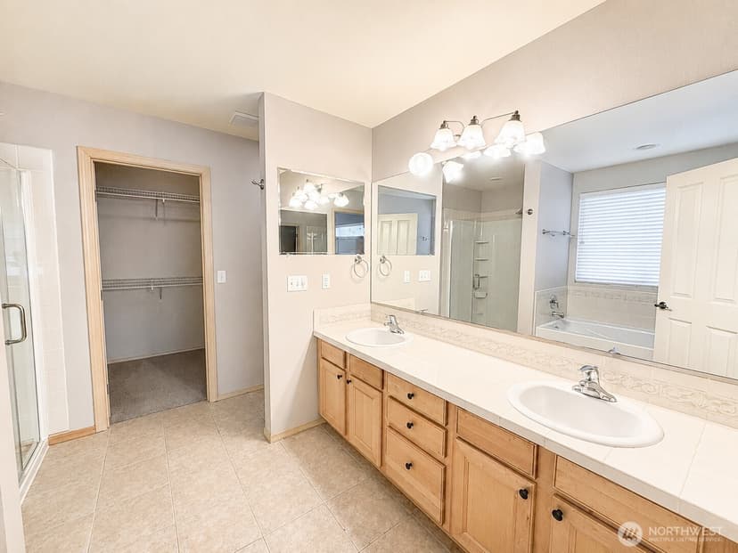 Property photo for 8428 Veterans Drive SW, Lakewood photo 16
