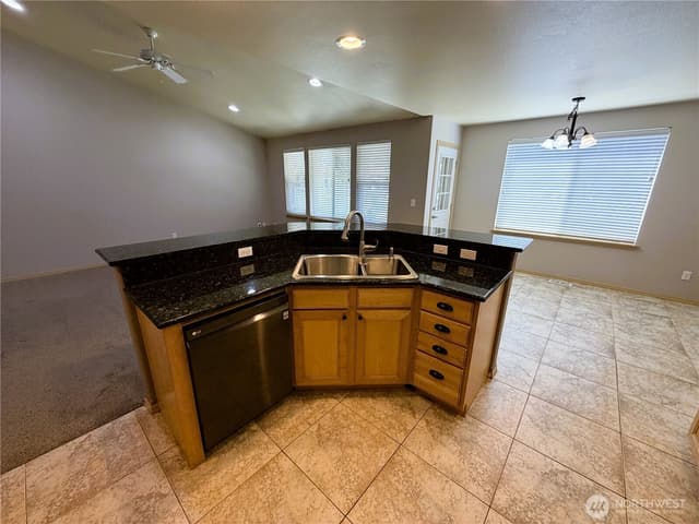 Property photo for 8428 Veterans Drive SW, Lakewood photo 5
