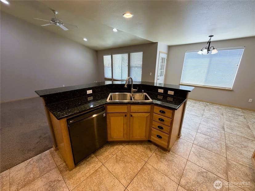 Property photo for 8428 Veterans Drive SW, Lakewood photo 5