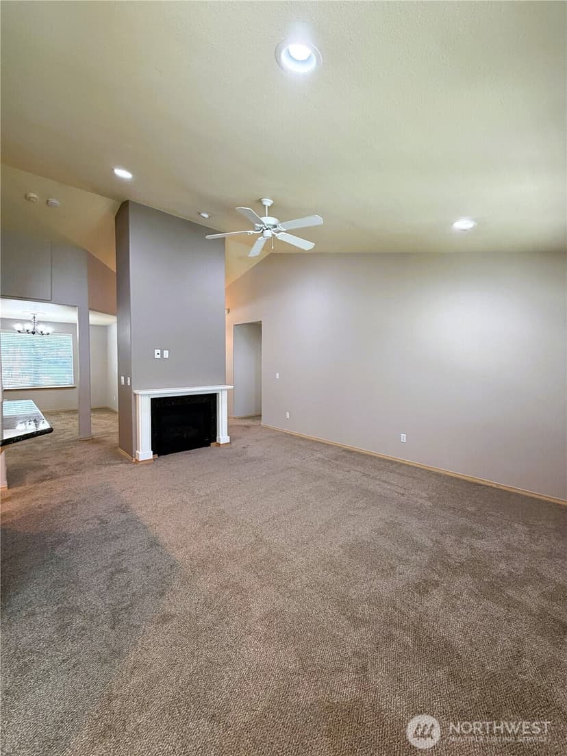 Property photo for 8428 Veterans Drive SW, Lakewood photo 10