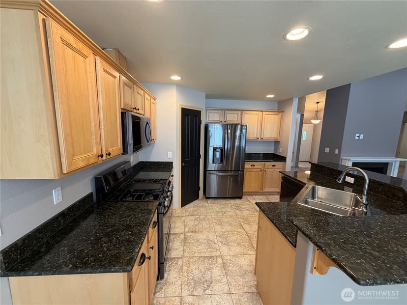 Property photo for 8428 Veterans Drive SW, Lakewood photo 4