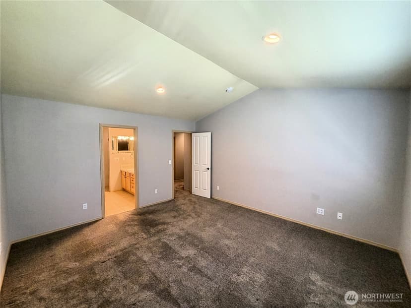Property photo for 8428 Veterans Drive SW, Lakewood photo 15