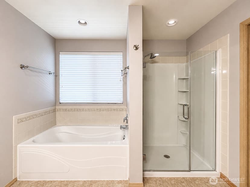 Property photo for 8428 Veterans Drive SW, Lakewood photo 17