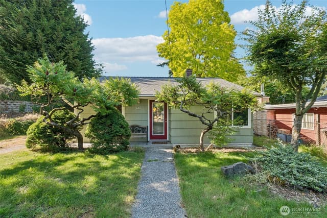 Property photo for 627 SW 106th Street, Seattle